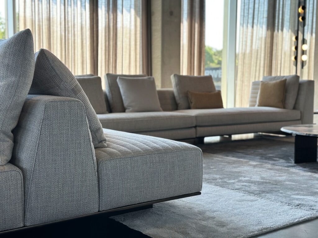 4- Minotti Concept Store-min